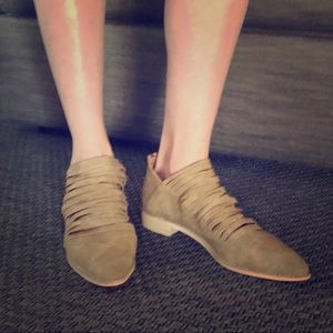 💸NEED TO SELL!💸 Low Ankle Booties